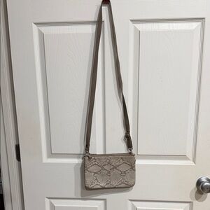 Elegant Snake Print Crossbody Bag (New)